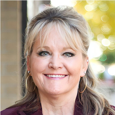 Professional portrait of Deirdre Pilch